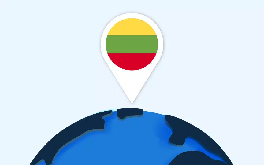 Weltkugel mit Standort-Pin, auf dem die Flagge von Litauen zu sehen ist