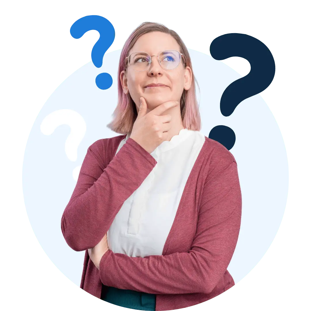 Portrait von Lisa Winkler, BA, Office Managerin beim Übersetzungsbüro ALLESPRACHEN schaut fragend in den Himmel